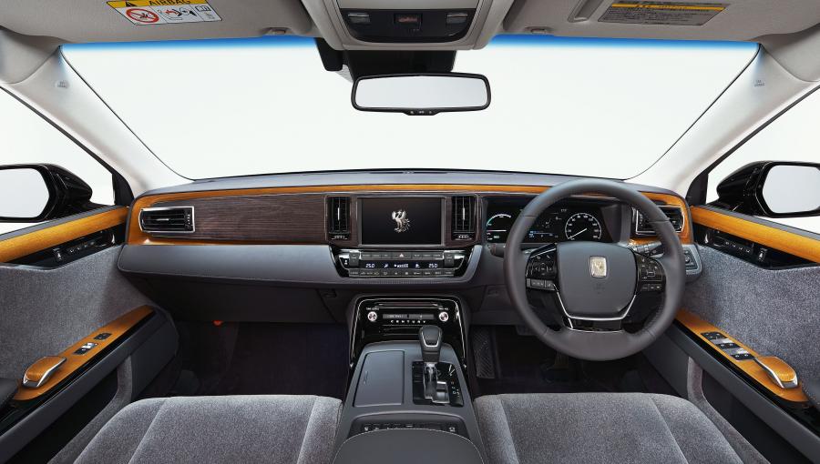 Торпедо Toyota Century 2018 года  (фото 8 из 24)